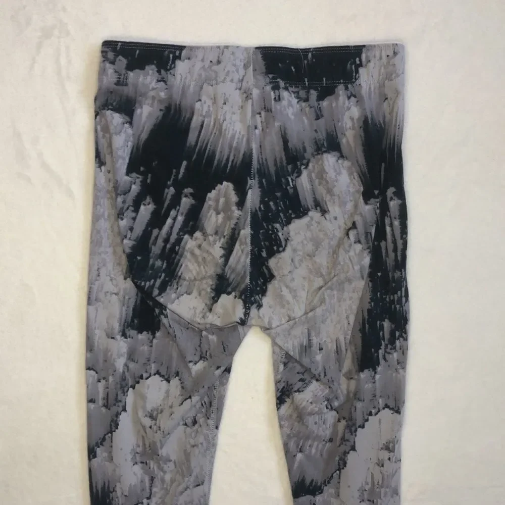 Nike Black Grey High Waisted Workout Leggings - Picture 6 of 7